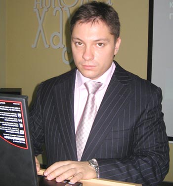 Менеджер по работе с корпоративными клиентами Microsoft в ПФО, консультант Алексей Колодка